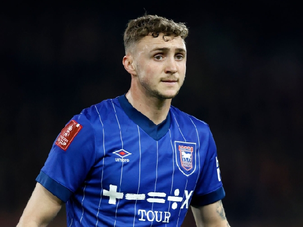 Gelandang Ipswich Town, Jack Taylor