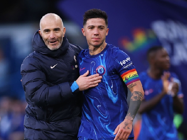 Enzo Maresca dan gelandang Chelsea, Enzo Fernandez