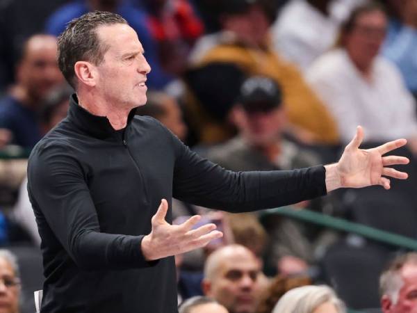 Kenny Atkinson lebih fokus pada hilangnya keunggulan 20 poin Cavaliers dan reli akhir Pacers. (Foto: AP)