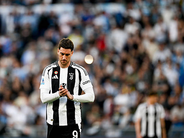 Direktur Juventus Beri Sinyal Kepergian Dusan Vlahovic