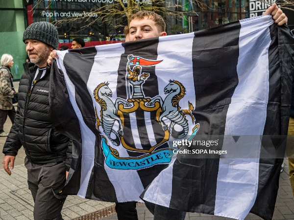 Newcastle United ingin mengikuti perkembangan zaman dengan mengganti logo klub