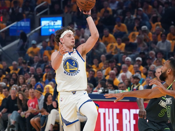 Steve Kerr pasang badan untuk Brandin Podziemski yang dihujat.