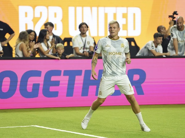 Toni Kroos Salut dengan Kinerja Hansi Flick Bersama Barcelona