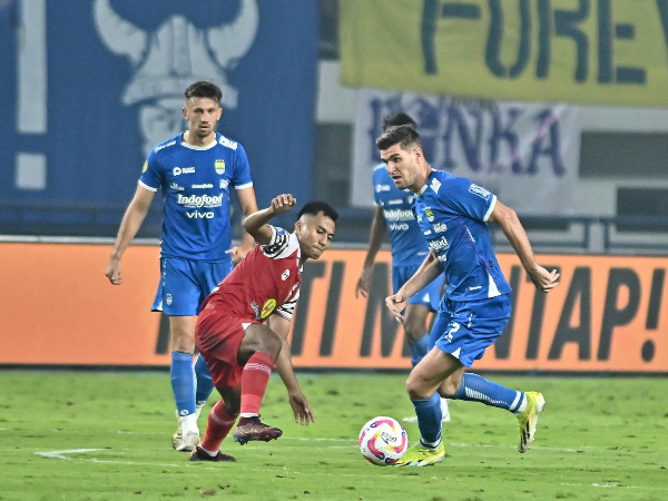 Bek Persib, Nick Kuipers