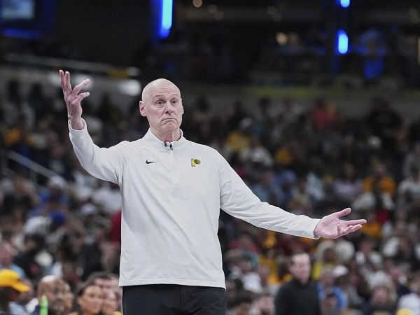 Rick Carlisle tetap merendah meski Pacers unggul 3-1 atas Cavaliers.