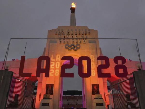 Los Angeles Memorial Coliseum menjadi lokasi utama penyelenggaraan Olimpiade 2028. (Foto: AP)