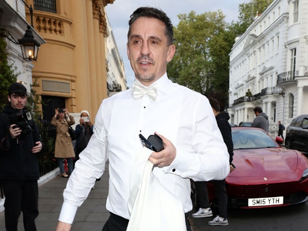 Gary Neville mengidentifikasi kelemahan Arsenal