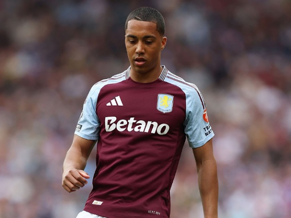Gelandang Aston Villa, Youri Tielemans, diincar oleh Al-Hilal