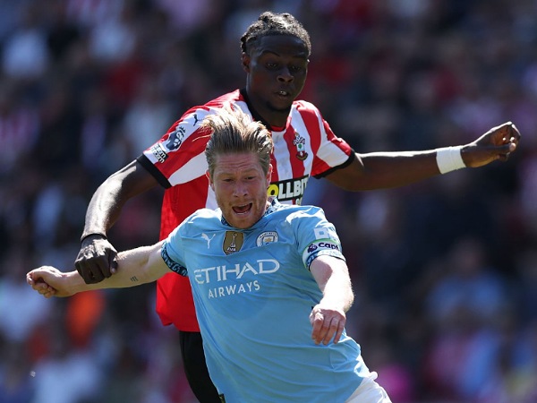 Gelandang Southampton, Lesley Ugochukwu