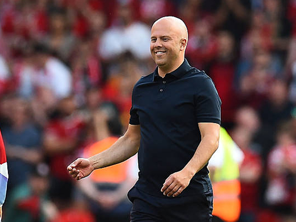 Liburan Juara Ala Liverpool: Pemain ke Dubai, Arne Slot ke Ibiza