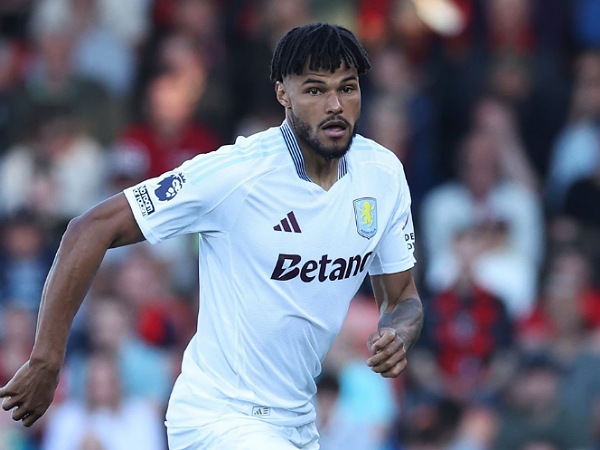 Bek Aston Villa, Tyrone Mings
