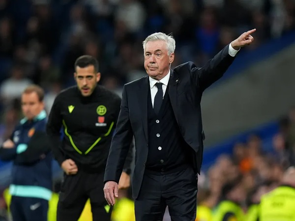 Carlo Ancelotti Salut dengan Rasa Hormat Pemain Real Madrid