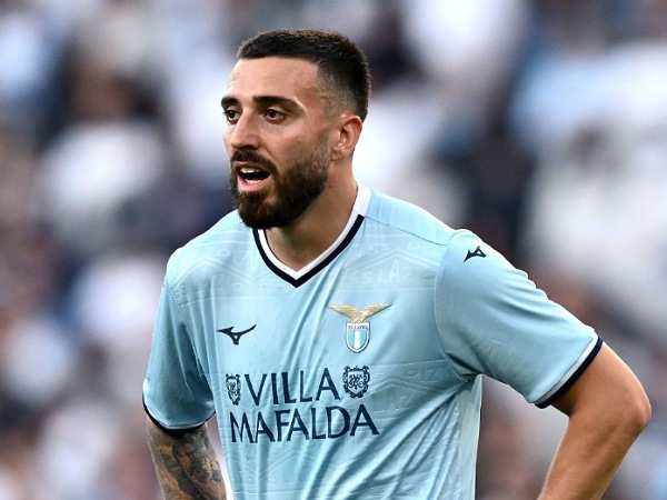 Mario Gila, bek Lazio yang tengah diidentifikasi Chelsea