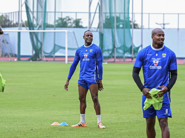 Bek Persib, Victor Igbonefo