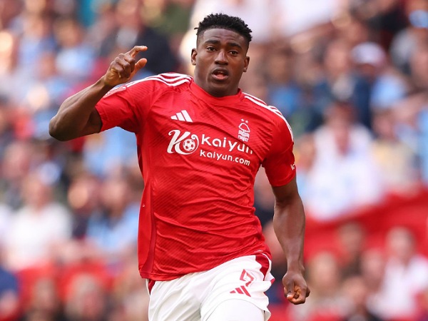Striker Nottingham Forest, Taiwo Awoniyi, mengalami cedera perut serius