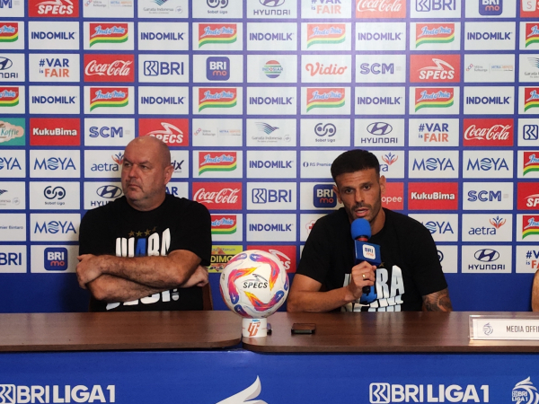 Gelandang Persib, Tyronne del Pino