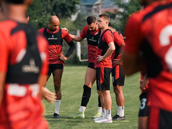 Latihan Persija Jakarta jelang menghadapi PSS Sleman
