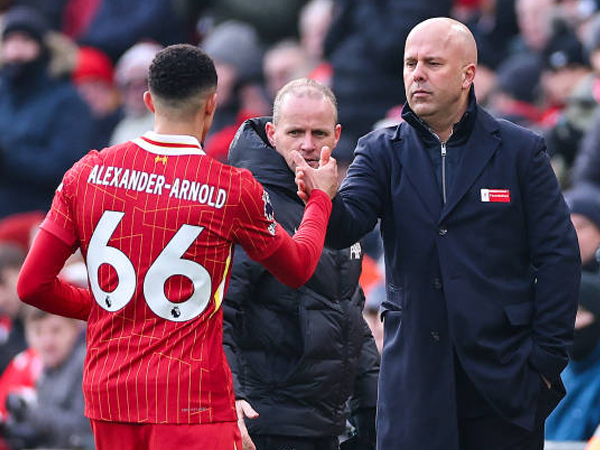 Arne Slot Ingin Tutup Perdebatan Soal Trent Alexander-Arnold