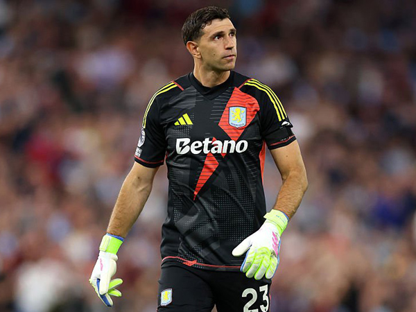 Emiliano Martinez.