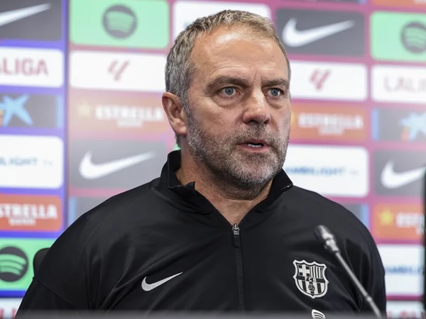 Hansi Flick Berencana Memainkan Pemain Muda Saat Jamu Villarreal