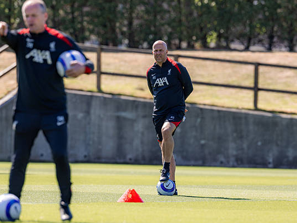 Musim Liverpool Belum Berakhir, Arne Slot Jelaskan Alasan Liburkan Tim