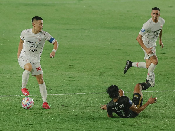 Pemain Persis Solo, Sho Yamamoto di laga kontra Dewa United FC