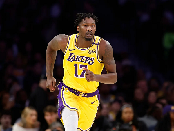 Dorian Finney-Smith senang bisa perkuat Lakers.