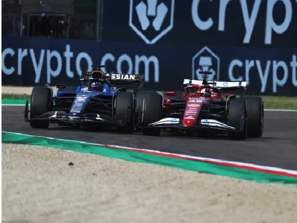 Alex Albon Komentari Duel dengan Leclerc di GP Emilia Romagna