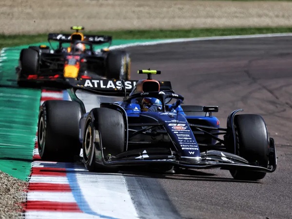 Carlos Sainz Kecewa dengan Strategi Williams di Imola