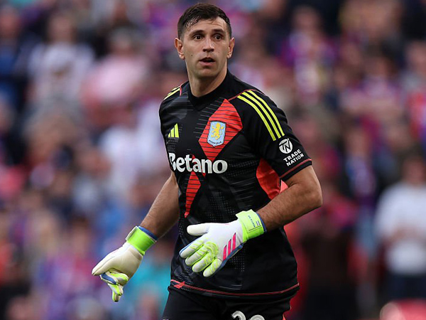 Emiliano Martinez.
