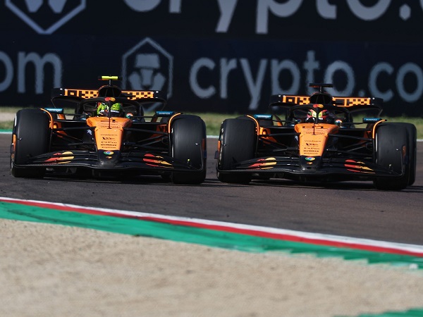 Zak Brown senang dengan persaingan sehat kedua drivernya.