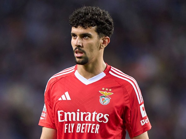 Tomas Araujo diperebutkan oleh Chelsea, Liverpool, dan PSG