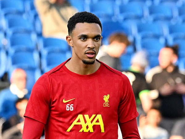 Trent Alexander-Arnold Menyendiri di Tengah Pesta Juara Liverpool