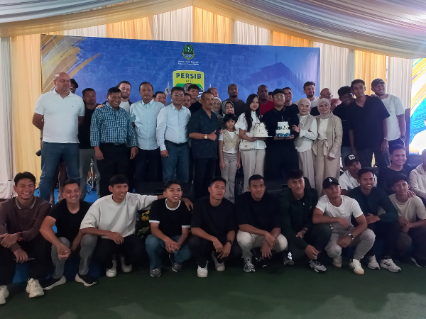 Pemain Persib ketika menghadiri undangan Gubernur Jawa Barat, Erwan Setiawan