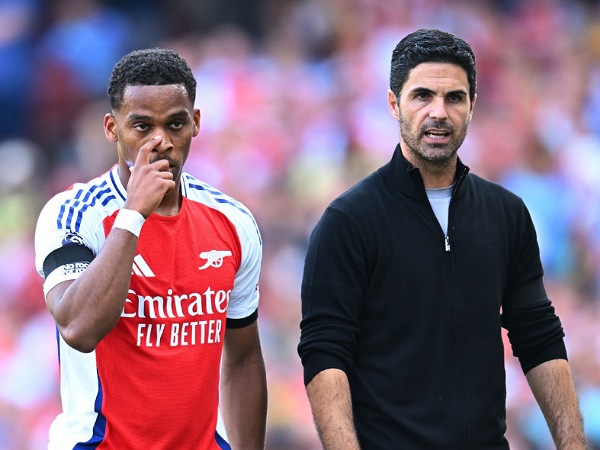 Jurrien Timber dan manajer Arsenal, Mikel Arteta