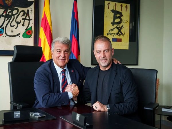 Hansi Flick Sepakat Tambah Masa Bakti di Barcelona