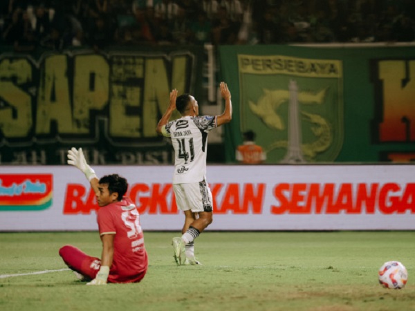 Winger Bali United, Irfan Jaya usai mencetak gol ke gawang Persebaya Surabaya