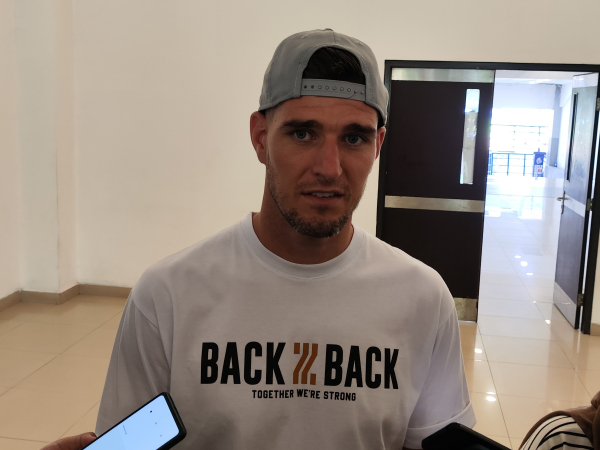Bek Persib, Nick Kuipers