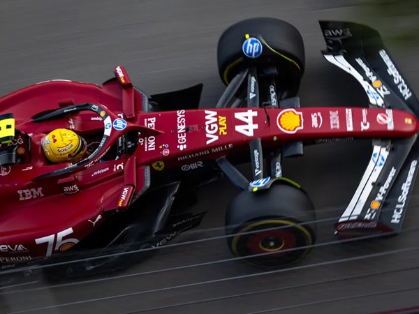 Lewis Hamilton Minta Ferrari Perbaiki Mobilnya Jelang Kualifikasi