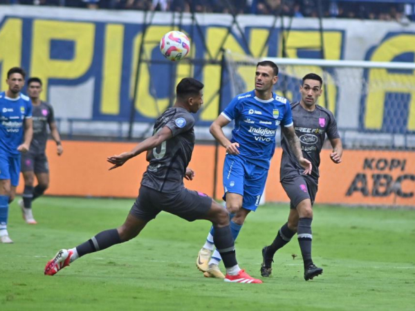Persib kalahkan Persis 3-2