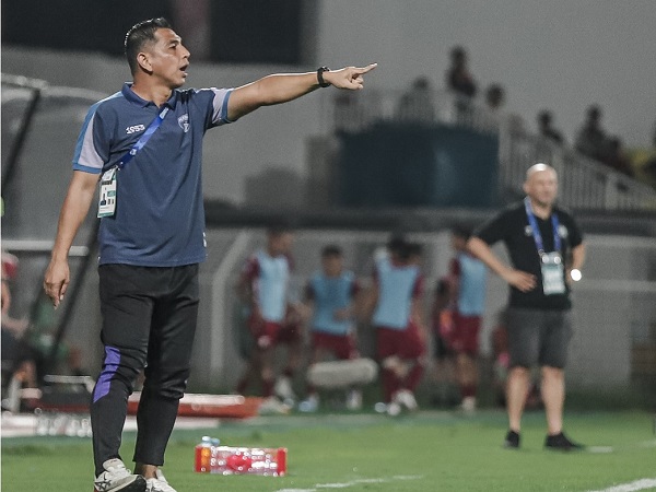 Asisten pelatih Persita Tangerang, Jan Saragih