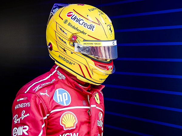 Lewis Hamilton beberkan situasi dengan Max Verstappen di kualifikasi GP Inggris.