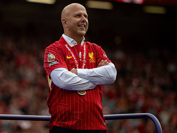 Arne Slot Ingin Lebih Banyak Waktu Bicara dengan Jurgen Klopp