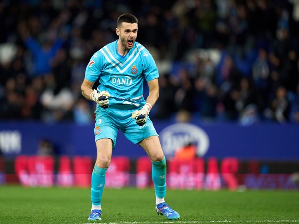 Hansi Flick Berikan Tanggapan Rumor Ketertarikan Joan Garcia