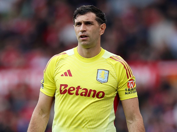 Kiper Aston Villa, Emiliano Martinez, dikaitkan dengan Manchester United