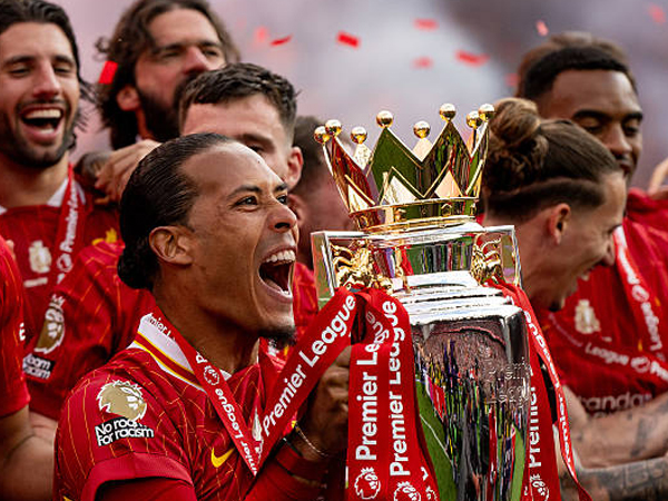 Virgil van Dijk Isyaratkan Musim Panas yang Sibuk di Liverpool