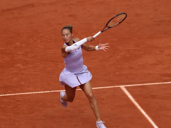 Hasil French Open: Emiliana Arango Tertunduk Lesu, Zheng Qinwen Bertahan Di Paris