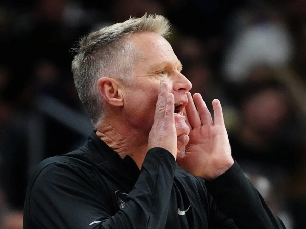 Steve Kerr kesal Warriors diterpa badai cedera saat playoff.