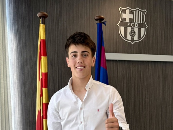 Barcelona Berikan Kontrak Perdana untuk Bintang Akademi La Masia