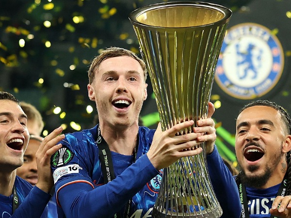 Cole Palmer menyumbang dua assist di final Conference League